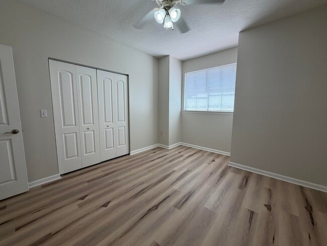 Building Photo - 2052 Alta Meadows Ln