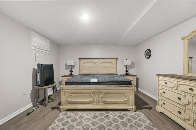 Building Photo - 9800 Foxworth Dr