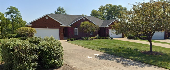 Building Photo - 133 Garden Dr