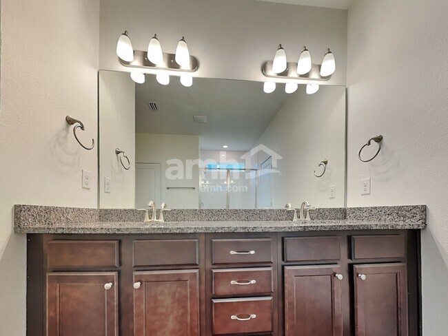 Building Photo - 5807 Hampton Creek Rd