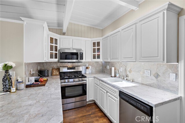 Building Photo - 31674 Seacove Dr