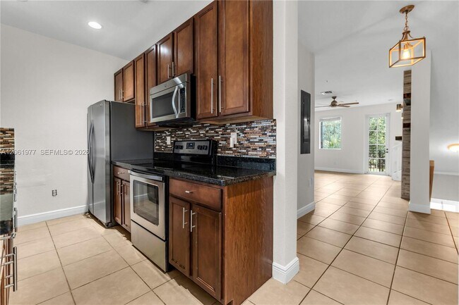Building Photo - 936 SW 147th Ave