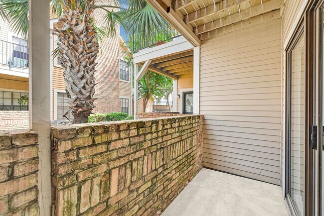 Building Photo - 2300 Old Spanish Trl