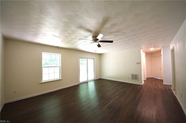 Building Photo - 1109 Lady Ashley Dr