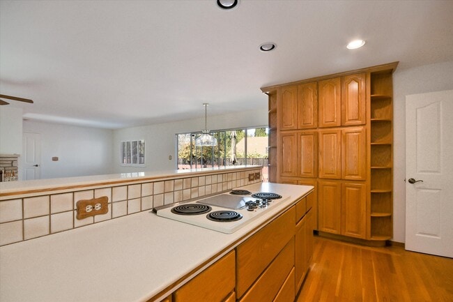 Building Photo - 1516 Whipple Ave