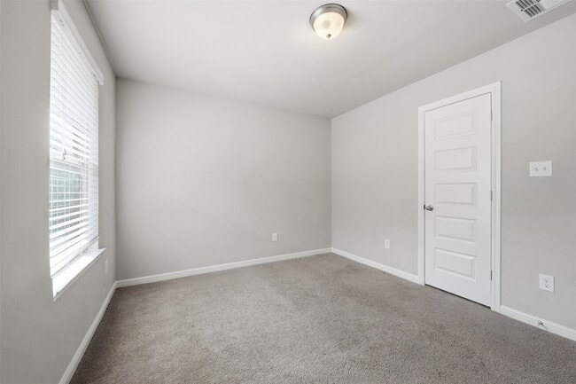 Building Photo - 19010 Whitehaven Bend Ln