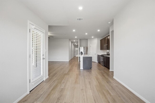 Building Photo - 809 Russet Rock Dr