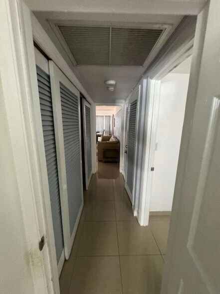 Building Photo - 1001 S Riverside Dr