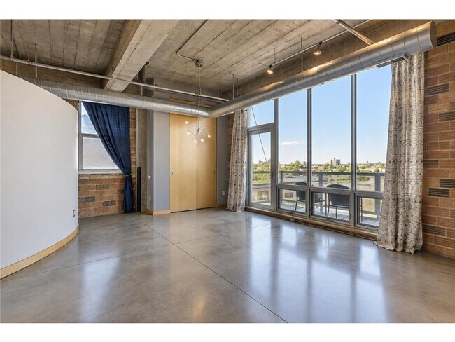 Building Photo - 901 N 3rd St