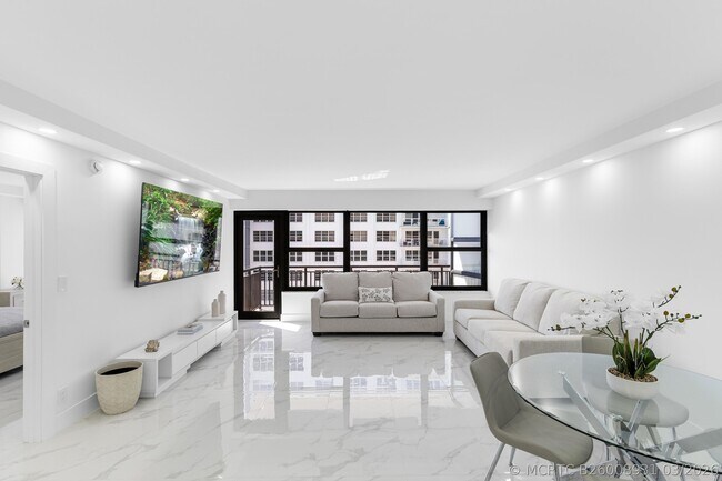 Building Photo - 3800 Galt Ocean Dr