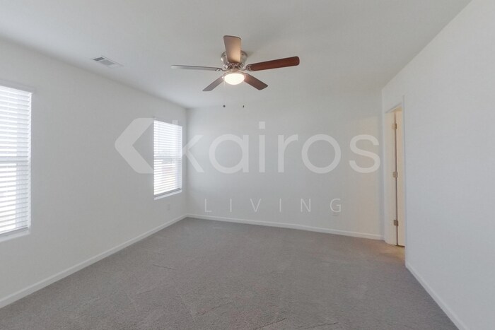 Building Photo - 226 Long Is Dr