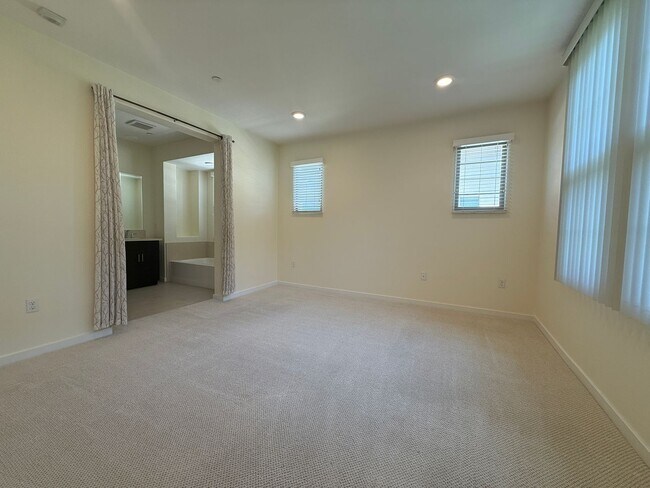 Building Photo - Beautiful North San Jose 4 Bedroom in Desirable Orchard Park Community!