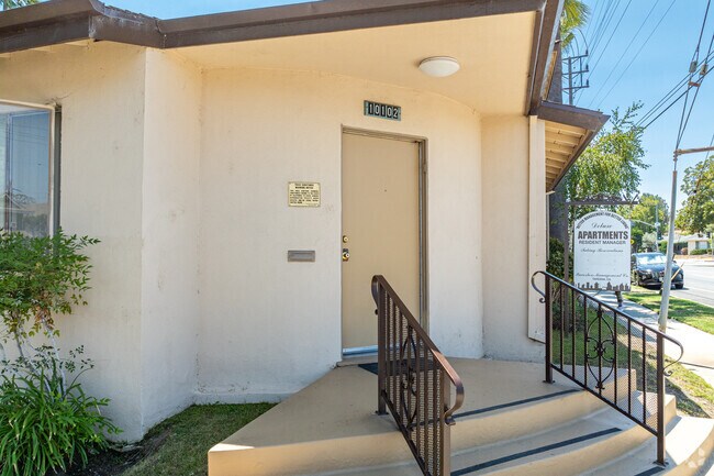 Building Photo - Toluca Apartments