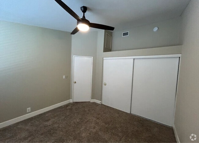 Building Photo - 22842 White Pine Pl