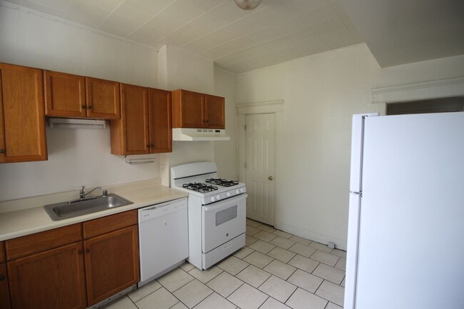 Building Photo - 2026/2027 JHU Off-Campus Awesome 6bd/3ba spacious and CAC! Available 6/15