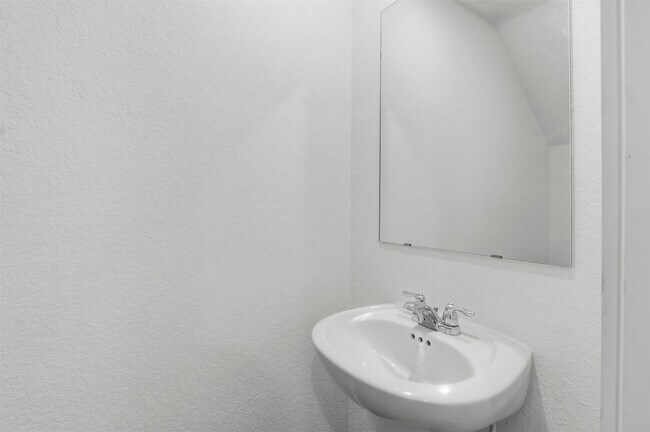 Building Photo - 21006 Longwitton Ln