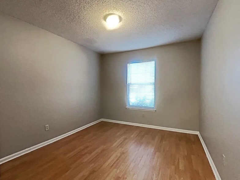 Building Photo - 8515 Iron Mill Ct