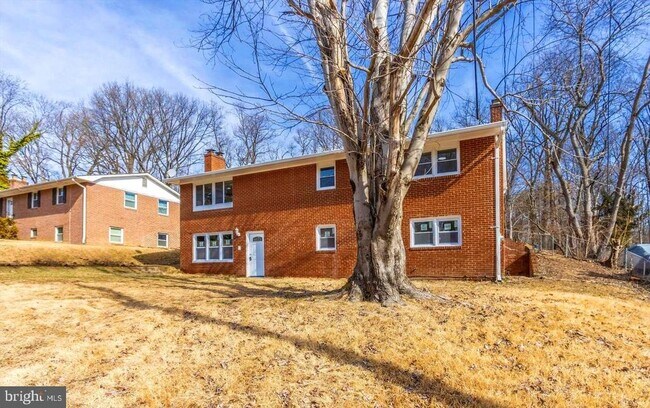 Building Photo - 5810 Rehling St