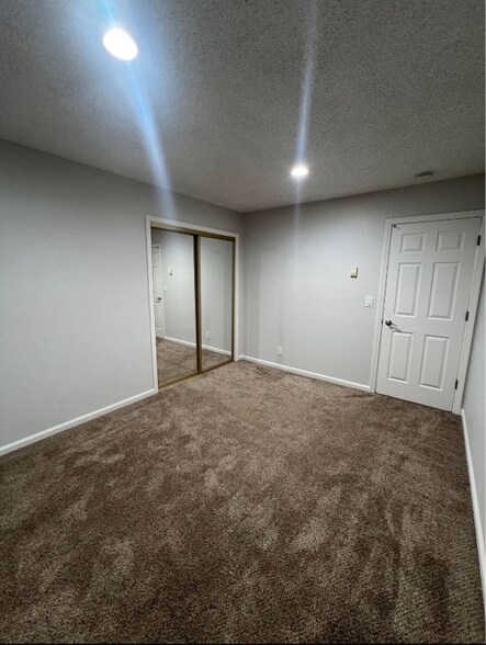 Building Photo - 14850 Oka Rd