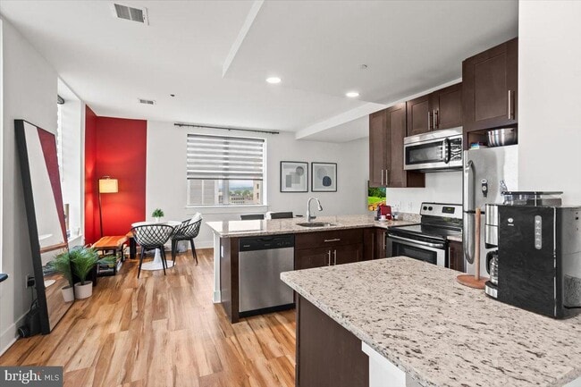 Building Photo - 231 State St