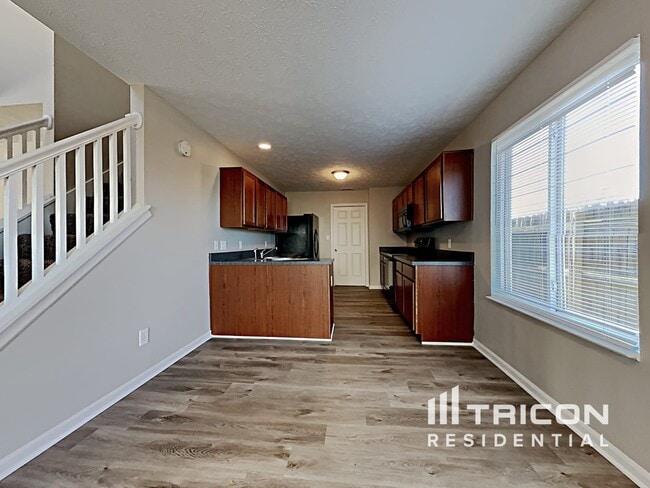 Building Photo - 644 Scotch Pine Dr