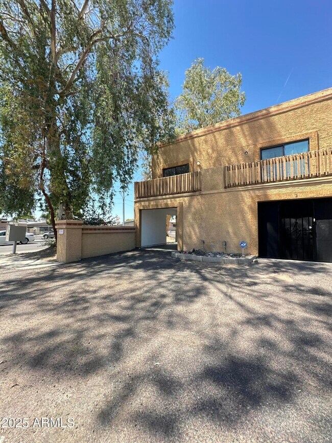 Building Photo - 12231 N 21st Ave