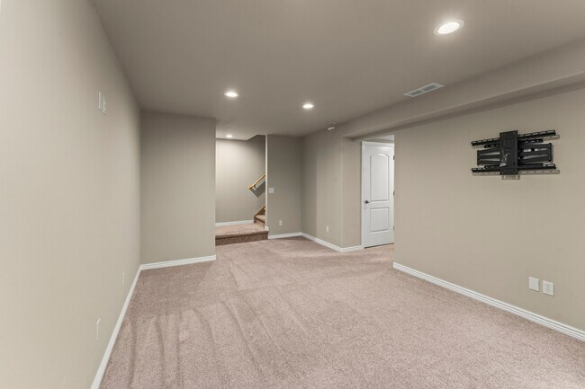 Building Photo - 7578 Chasewood Loop