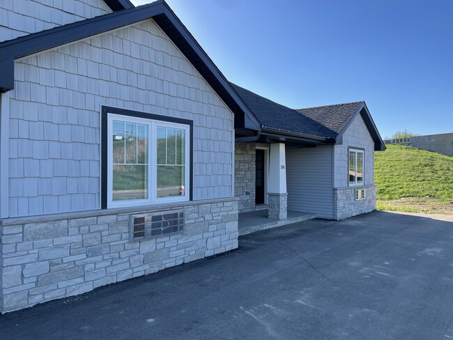 Building Photo - 3399 W 32nd St