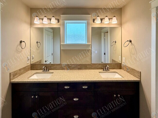 Building Photo - 63151 Black Powder Ln