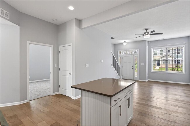 Building Photo - 7147 Governor's Row - $2,625.00/mo.