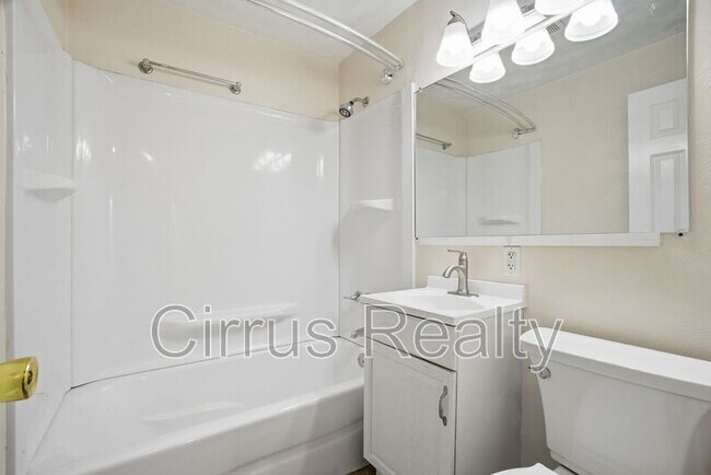 Building Photo - 3 Shelby St