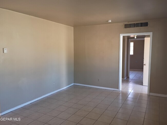 Building Photo - 8108 La Paloma Cir
