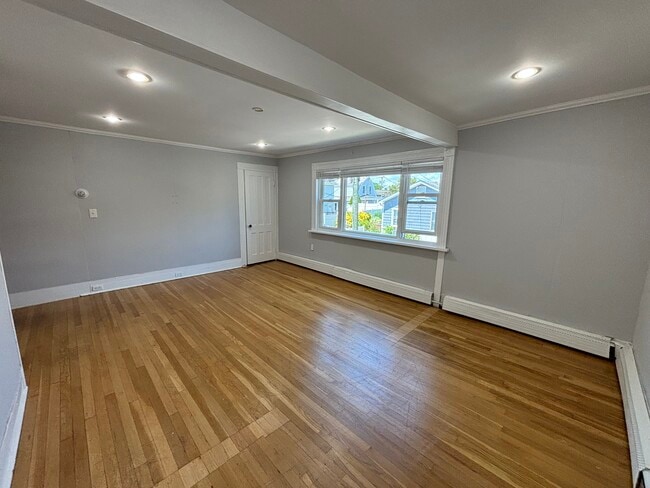 Building Photo - 8 Jetland Pl