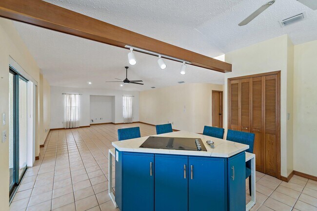 Building Photo - 149 NE Sagamore Terrace