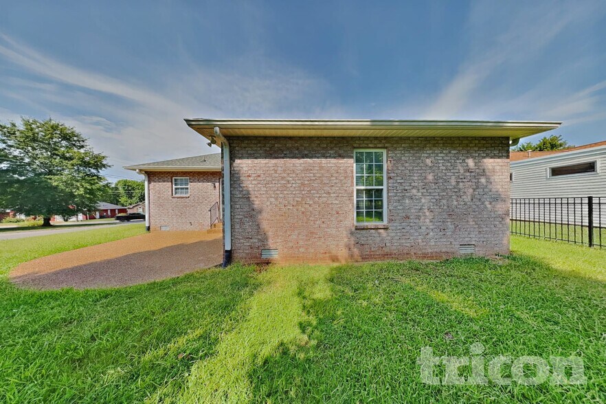 Building Photo - 138 Putter Point Dr