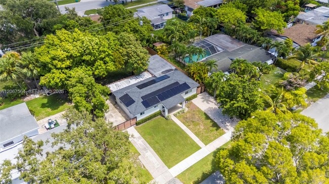 Building Photo - 9841 Dominican Dr