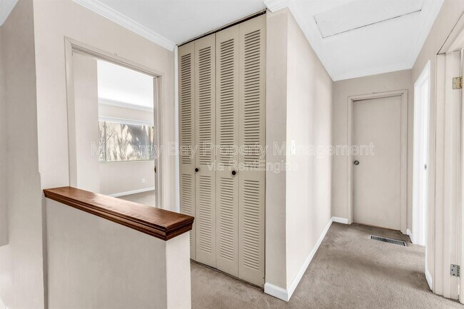 Building Photo - 3137 Seacrest Ave
