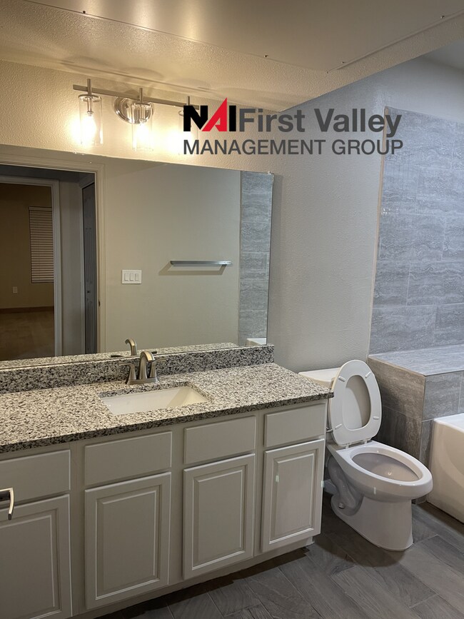 Building Photo - 1 Bedroom, 1 Bath