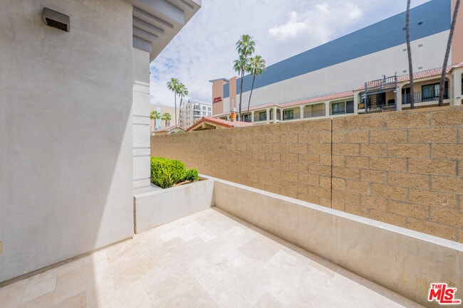 Building Photo - 124 W Colorado St