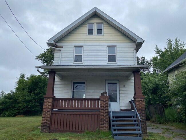 Building Photo - 580 Inman St