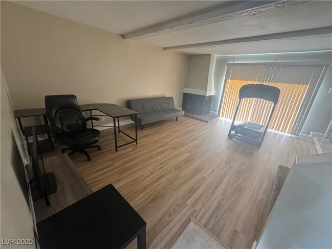 Building Photo - 504 Delfern Ln