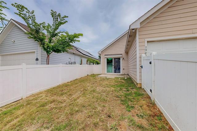 Building Photo - 1901 Prospect Ln