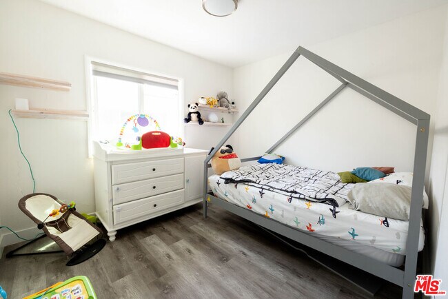 Building Photo - 19119 Sylvan St