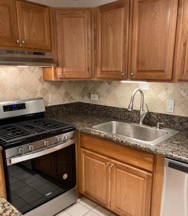 Building Photo - 10408 Major Ave