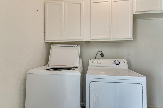 Building Photo - 18654 Martinique Dr