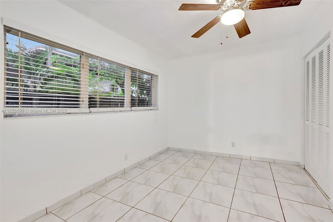 Building Photo - 312 Hendricks Isle