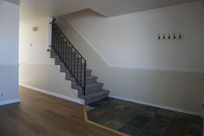 Building Photo - West Jordan 5 Bedroom Townhome