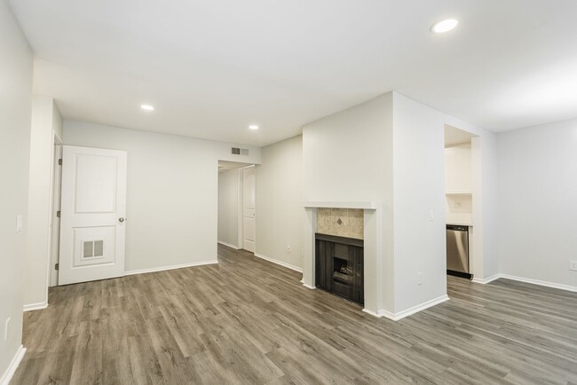 Interior Photo - 9025 W. 3rd St - fully renovated unit in L...