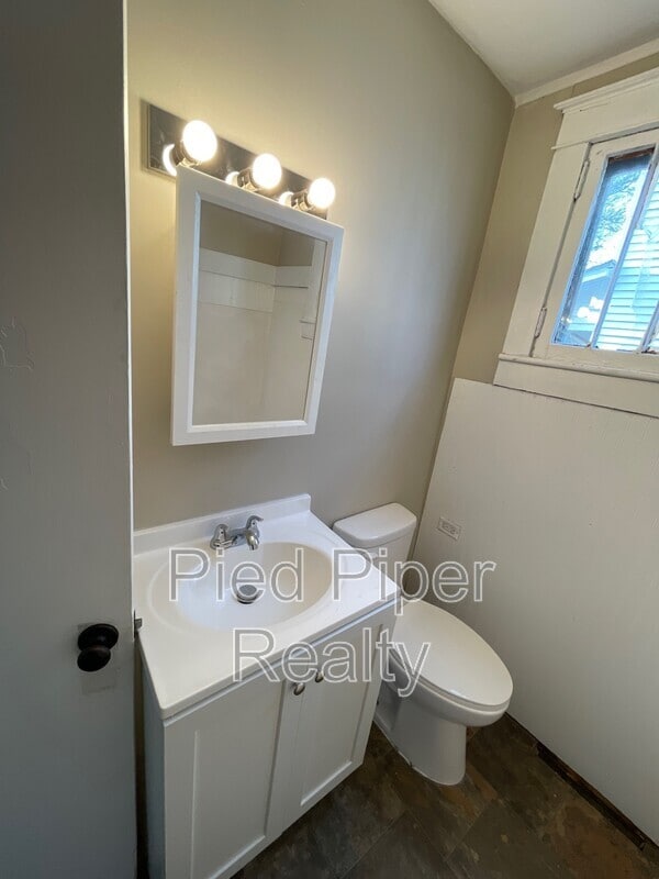 Building Photo - 1254 S Chicago Ave