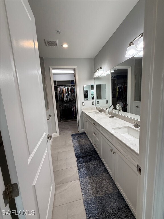 Building Photo - 2543 Seychelles Dr